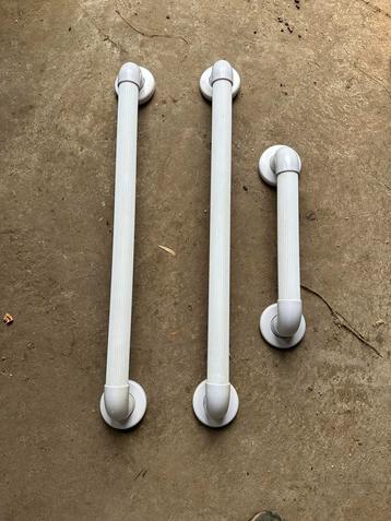 3 Douche Handvaten beschikbaar voor biedingen