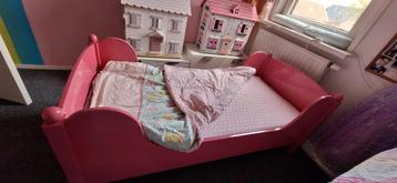 Peuterbed met of zonder matras  beschikbaar voor biedingen