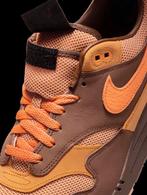 Exclusieve Nike Air Max King's Day - Maat 45, Bruin, Nike, Nieuw, Ophalen of Verzenden