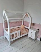 Peuter bed huisje incl matras 140x70, Kinderen en Baby's, Kinderkamer | Bedden, Ophalen, 70 tot 85 cm, 140 tot 160 cm, Zo goed als nieuw