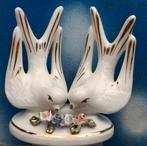 Zwaluw paar. Porselein.  Florale ornamenten.  11 cm, Ophalen, Zo goed als nieuw, Dier