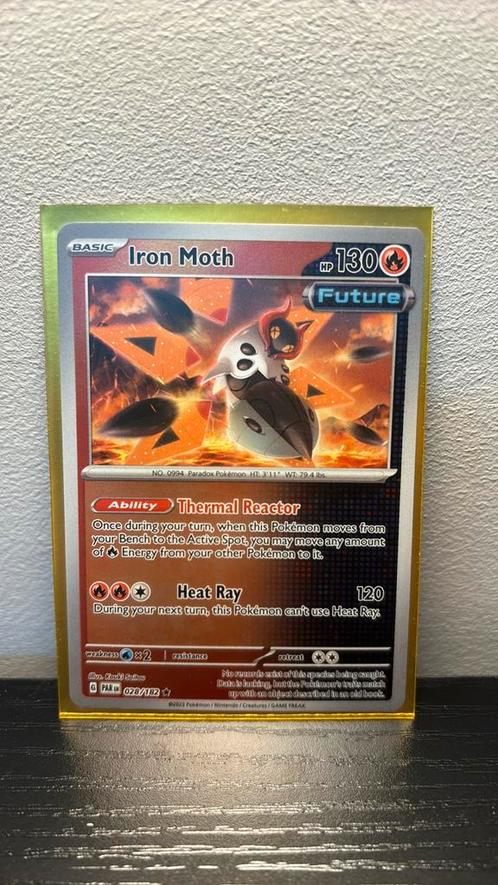 Iron Moth 028/182 Paradox Rift reverse holo pokemon kaart, Hobby en Vrije tijd, Verzamelkaartspellen | Pokémon, Nieuw, Losse kaart