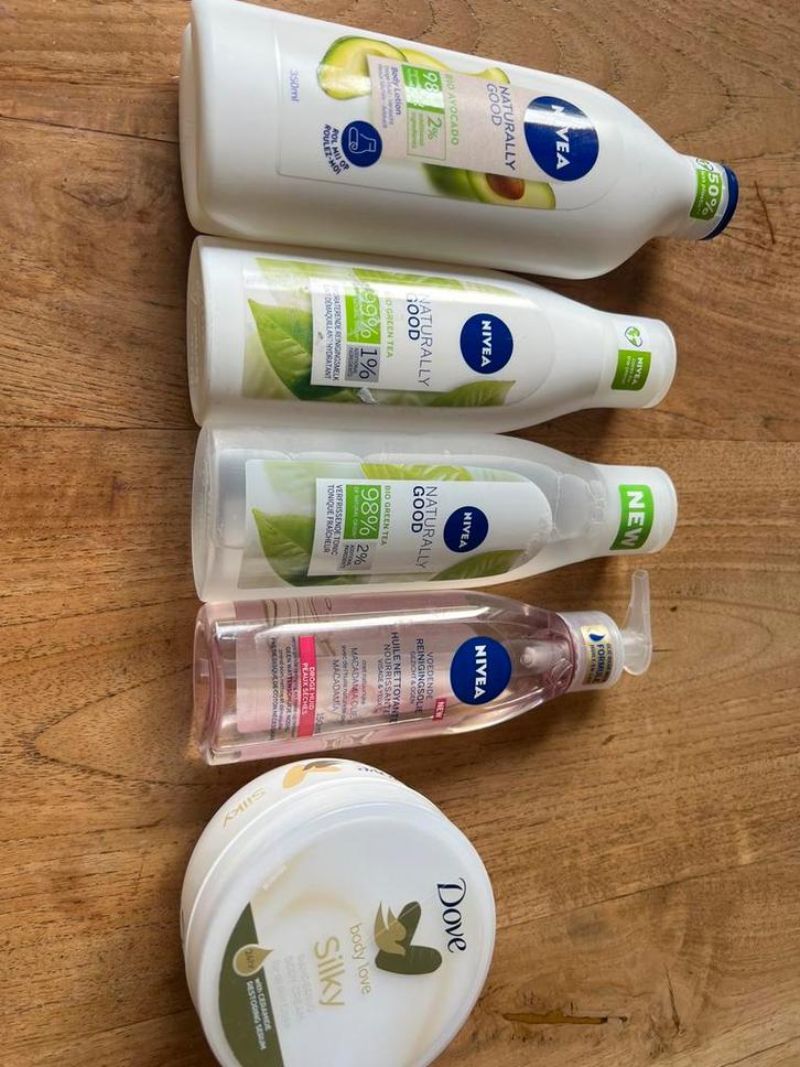 5 x nivea producten wegens beëindiging hobby, Sieraden, Tassen en Uiterlijk, Uiterlijk | Gezichtsverzorging, Nieuw, Verzorging