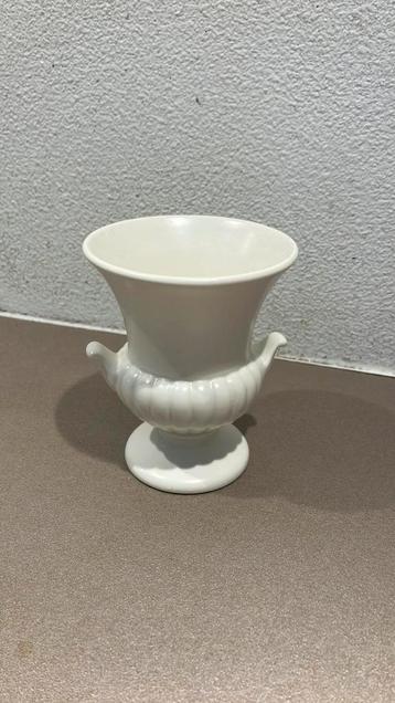 Wedgewood vintage Barlastone vaas hoogte 9cm diameter 7,5cm beschikbaar voor biedingen