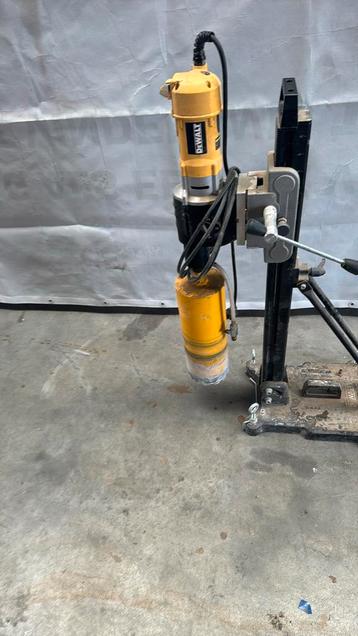Dewalt diamantboormachine met boor 160 mm beschikbaar voor biedingen