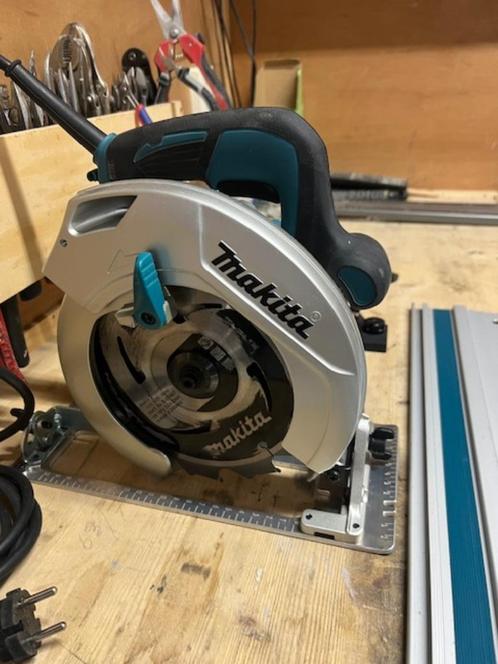 Makita HS7601J Cirkelzaag in Mbox, Doe-het-zelf en Verbouw, Gereedschap | Zaagmachines, Zo goed als nieuw, Cirkelzaag, 1200 watt of meer