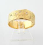Brede 14 Karaat Gouden Ring Damesring 9 Diamanten, Nieuw, Ophalen of Verzenden, 17 tot 18, Juwelenwereld.nl