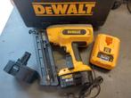 Dewalt DC618 schuine Accu 18v afwerk tacker pintacker, Gebruikt, ., Ophalen of Verzenden, .
