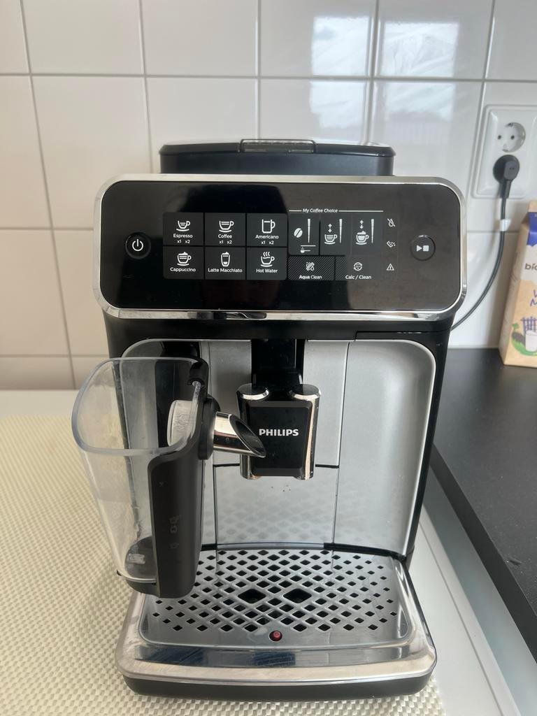 Philips 3200 LatteGo koffiemachine, Afneembaar waterreservoir, Gebruikt, Koffiemachine, Koffiebonen