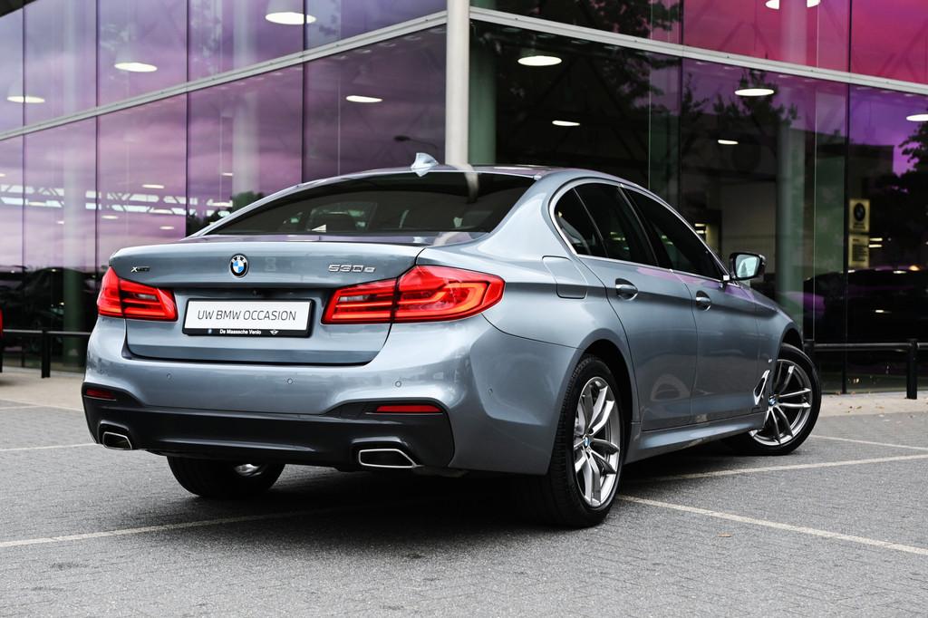 BMW 5 Serie 530e xDrive High Executive M Sport Automaat / Sp, Auto's, BMW, Stof, Gebruikt, 57 km, Bedrijf