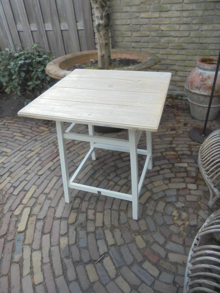 Tafel Riviera Maison mooi exemplaar, Huis en Inrichting, Tafels | Bijzettafels, Gebruikt, Vierkant, 60 cm of meer, Hout