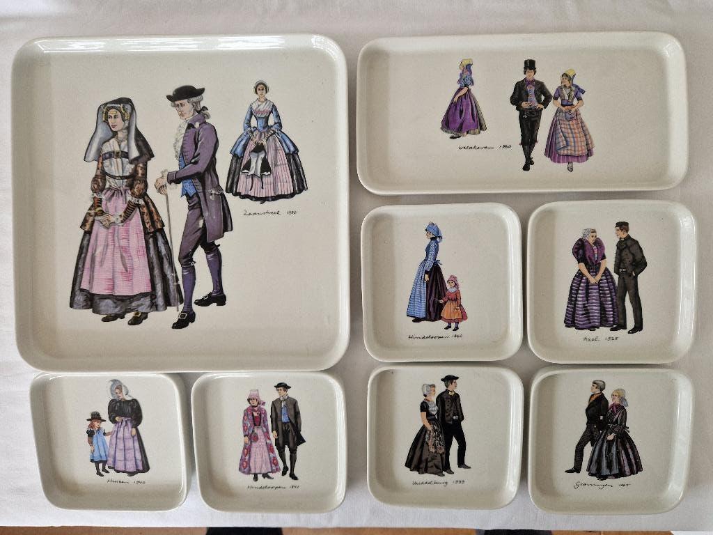 Vintage klederdracht gebakstel. Villeroy & Boch, Huis en Inrichting, Keuken | Servies, Overige typen, Ophalen of Verzenden, Zo goed als nieuw
