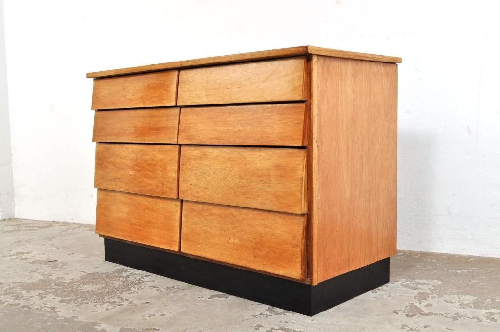 Vintage beukenhouten ladekast winkelkast kast jaren 50