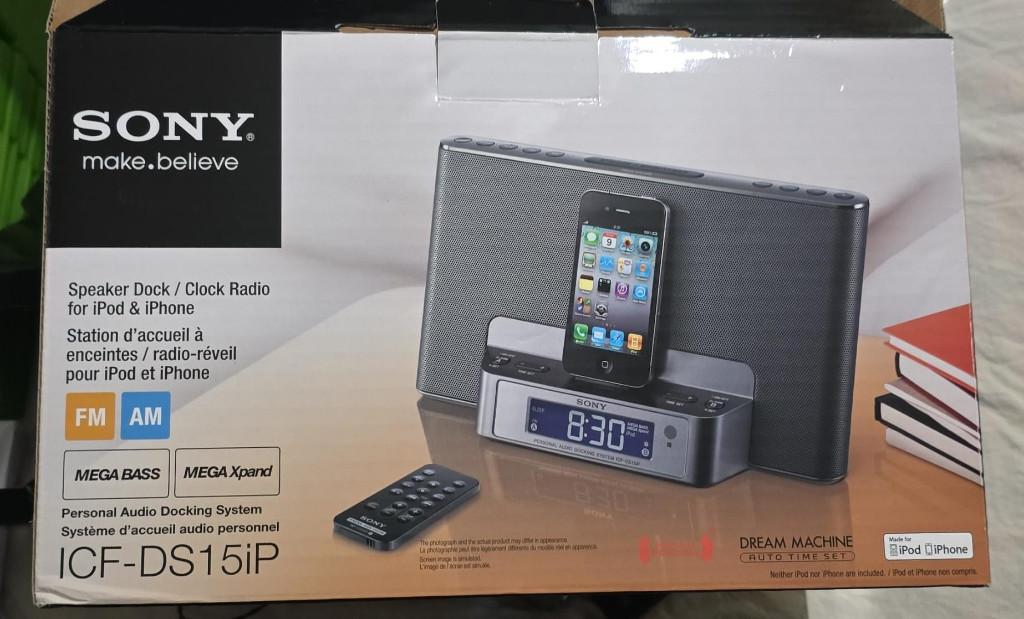 Sony ICF-DS15iP Speaker Dock / Clock Radio iPod / iPhone, Ophalen of Verzenden, Gebruikt, Minder dan 60 watt, Sony