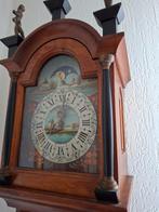 Mooie hangklok met maanstand,loopt en slaat goed., Ophalen