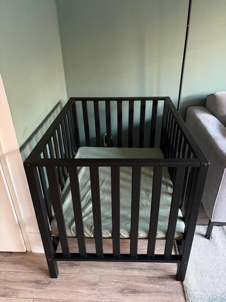 Baby box - Mat zwart, Ophalen, Gebruikt, Rechthoekig, In hoogte verstelbaar