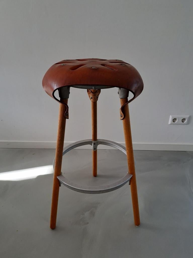 Vroonland sadle stool. Barkruk., Ophalen, Gebruikt, Met voetsteun, 60 tot 90 cm