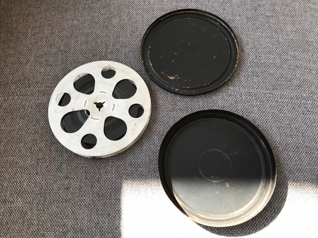Oude 16 mm film, blikken spoel , blikken doosje,moeder gans, Audio, Tv en Foto, Filmrollen, Ophalen of Verzenden, 16mm film