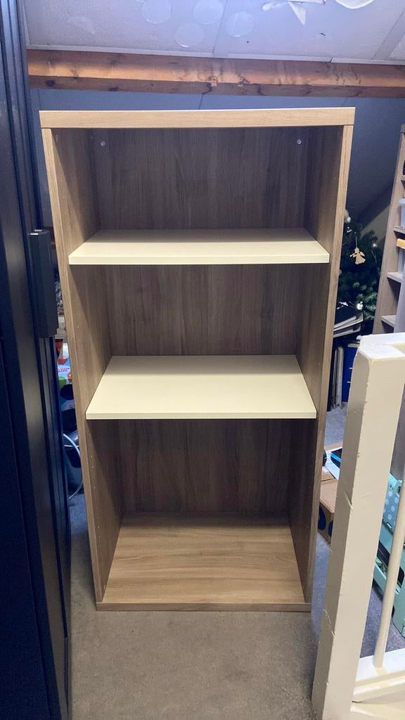 IKEA Boekenkast met Planken - Eiken / walnoot, Ophalen, Met plank(en), Gebruikt, 100 tot 150 cm
