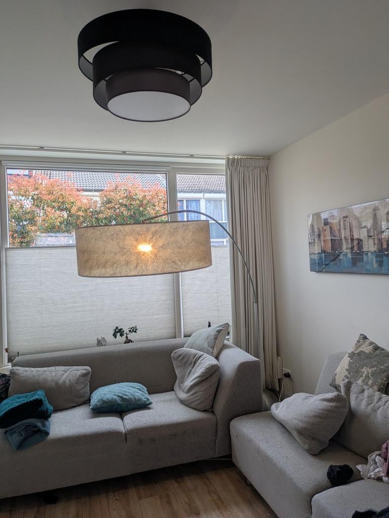 Staande lamp met zilveren bolpoot en grote kap, Huis en Inrichting, Ophalen