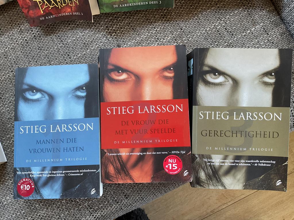 Stieg Larsen, Ophalen, Zo goed als nieuw