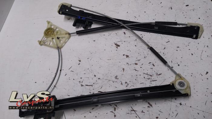 Ruitmechaniek 4Deurs rechts-voor van een Audi Q7, Auto-onderdelen, Ruiten en Toebehoren, Audi, Gebruikt, 3 maanden garantie, Ophalen of Verzenden