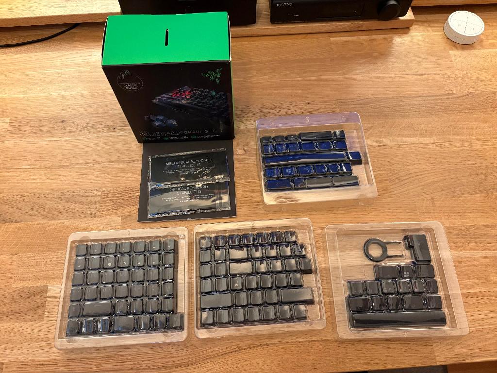 Razer PBT Keycap upgrade set, Computers en Software, Gebruikt, Azerty, Ophalen of Verzenden, Razor