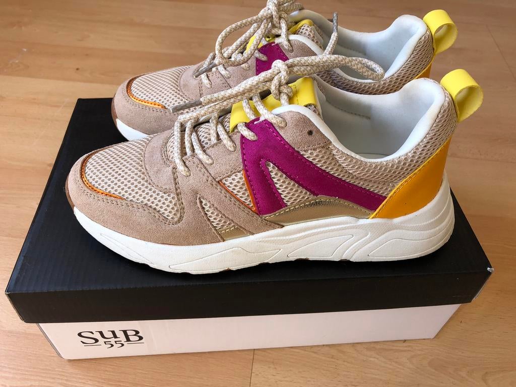 Sub 55 schoenen maat 39, Overige kleuren, Ophalen of Verzenden, Sneakers of Gympen, Zo goed als nieuw