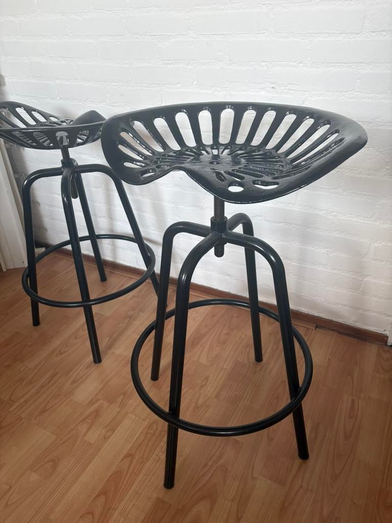 Barkrukken, Huis en Inrichting, Barkrukken, 2 krukken, Ophalen, Zo goed als nieuw, 60 tot 90 cm