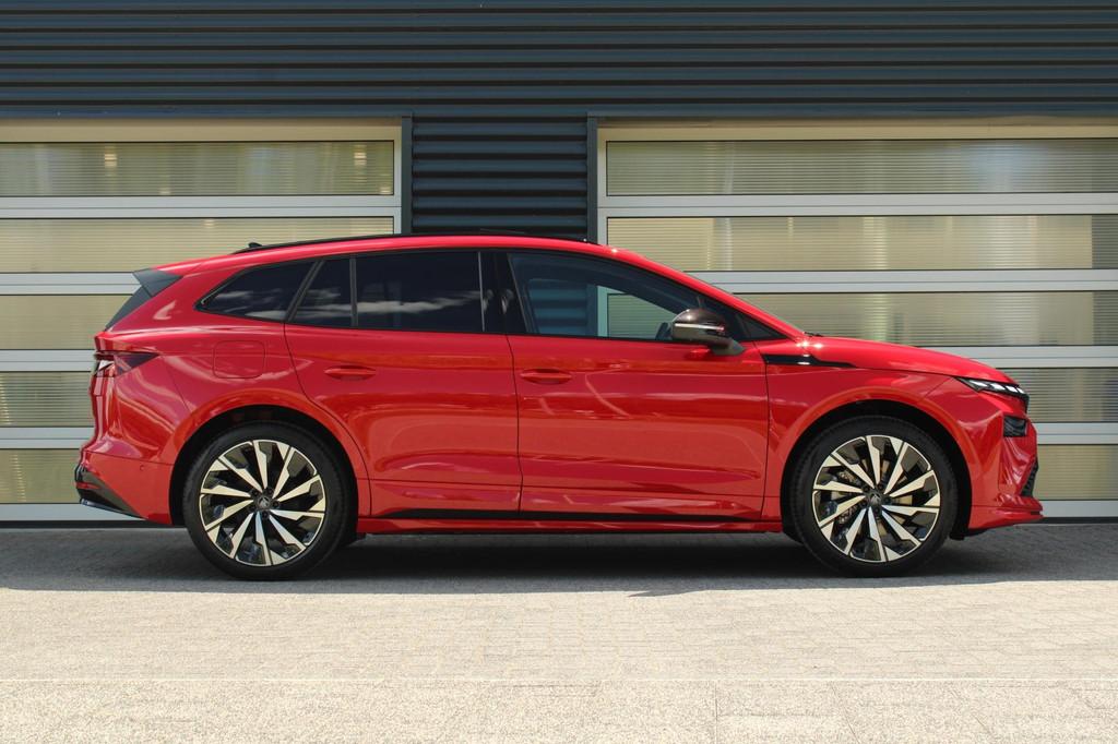 Skoda Enyaq 85 286pk Sportline | 21" Velgen | Panoramadak, Auto's, Skoda, Automaat, 12 maanden, Zwart, 2041 kg