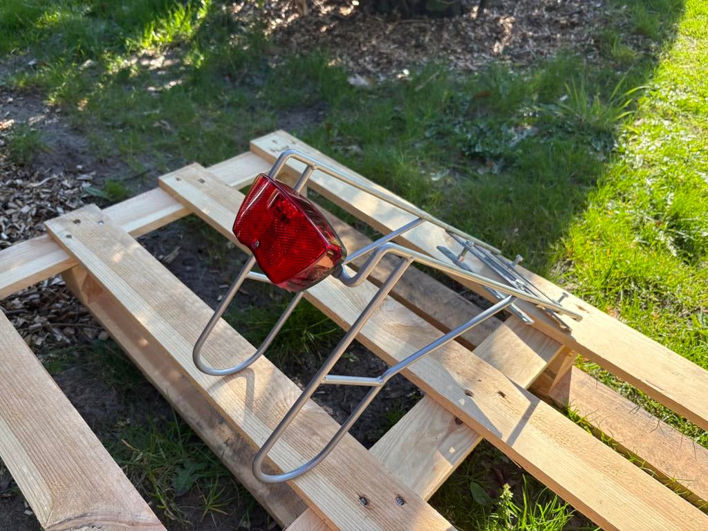 Bagagedrager verlenger met lampje, Fietsen en Brommers, Fietsaccessoires | Bagagedragers, Ophalen of Verzenden, Zo goed als nieuw