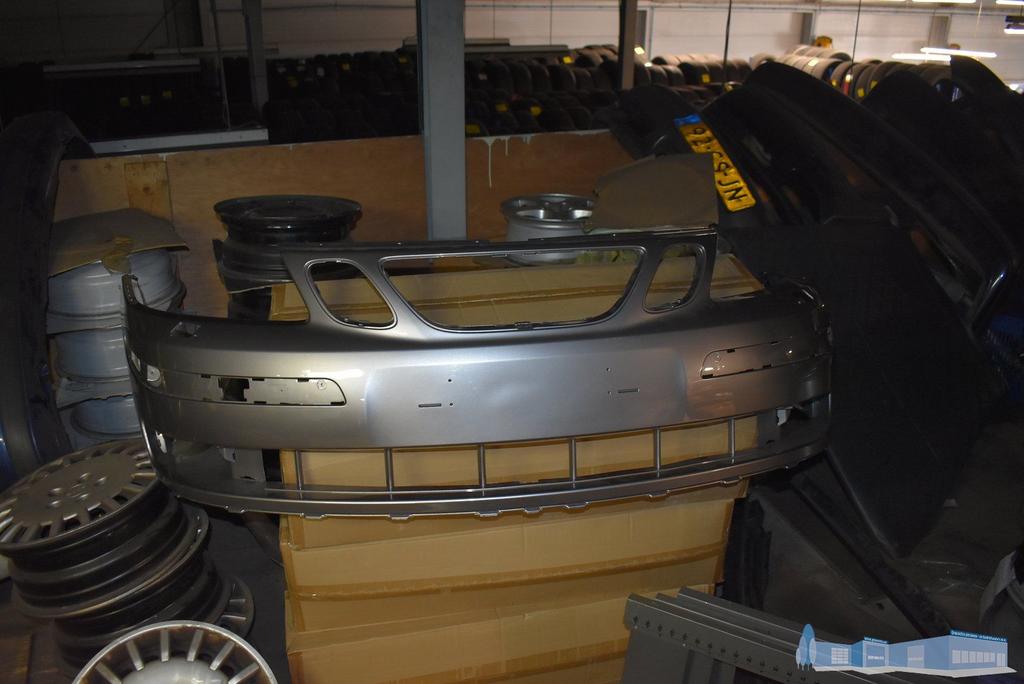 NIEUW Voorbumper Saab 9-3SS '03-'03 met koplampsproeiers, Gebruikt, -, Voor, -