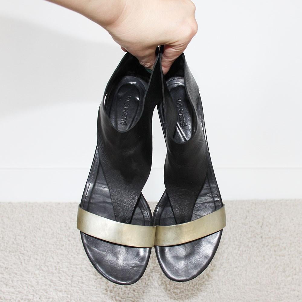 Prachtige Leren Vic Matié Sandalen - s23 (Maat 40) € 125,-, Kleding | Dames, Schoenen, Vic Matié, Zwart, Zo goed als nieuw, Sandalen of Muiltjes