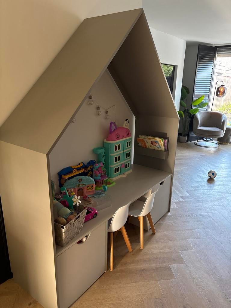 Uniek Speelhuisje met Bureau en Opbergruimte, Ophalen of Verzenden, Gebruikt, Hout