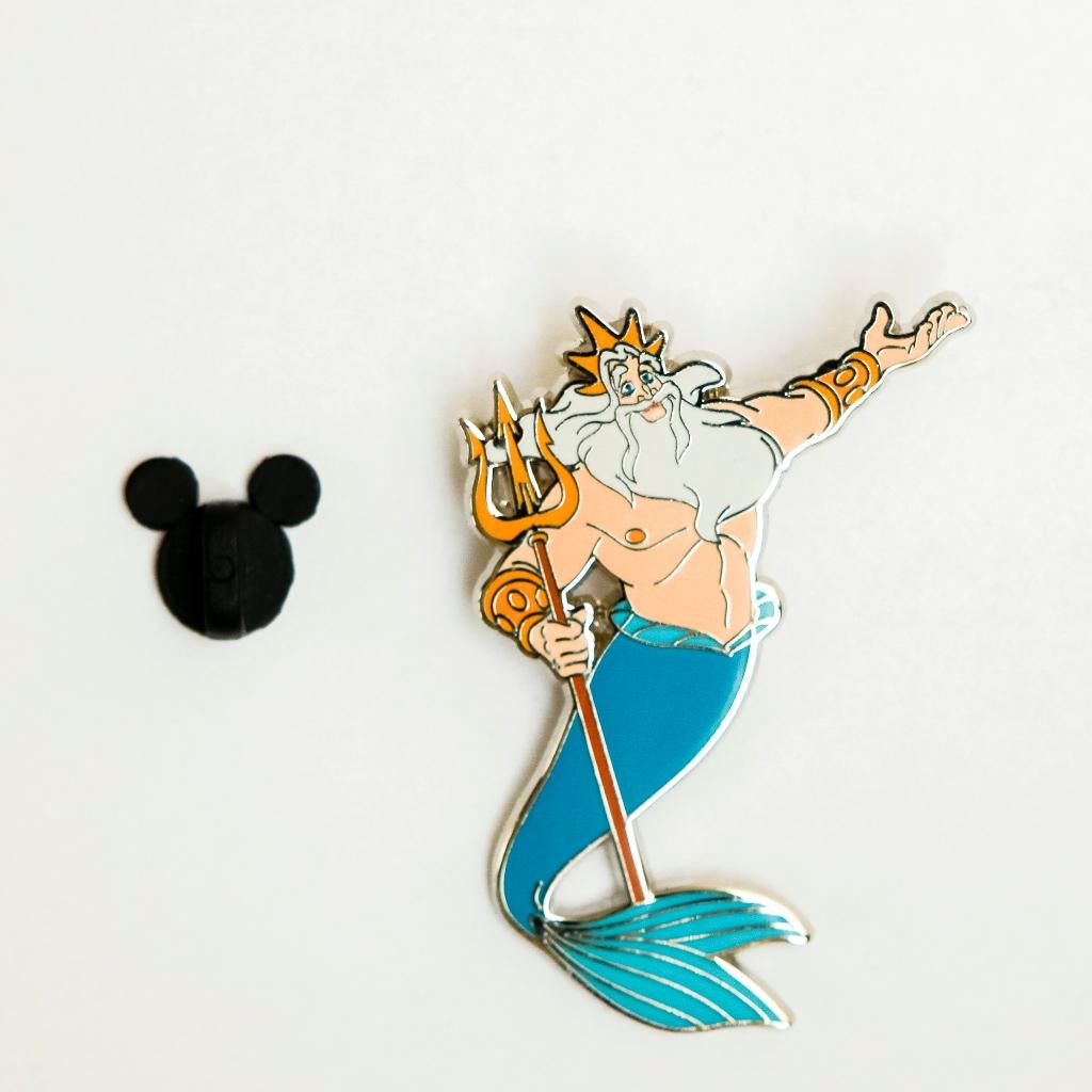 disney trading pin kleine zeemeermin triton, Ophalen of Verzenden, Zo goed als nieuw, Overige onderwerpen, Speldje of Pin