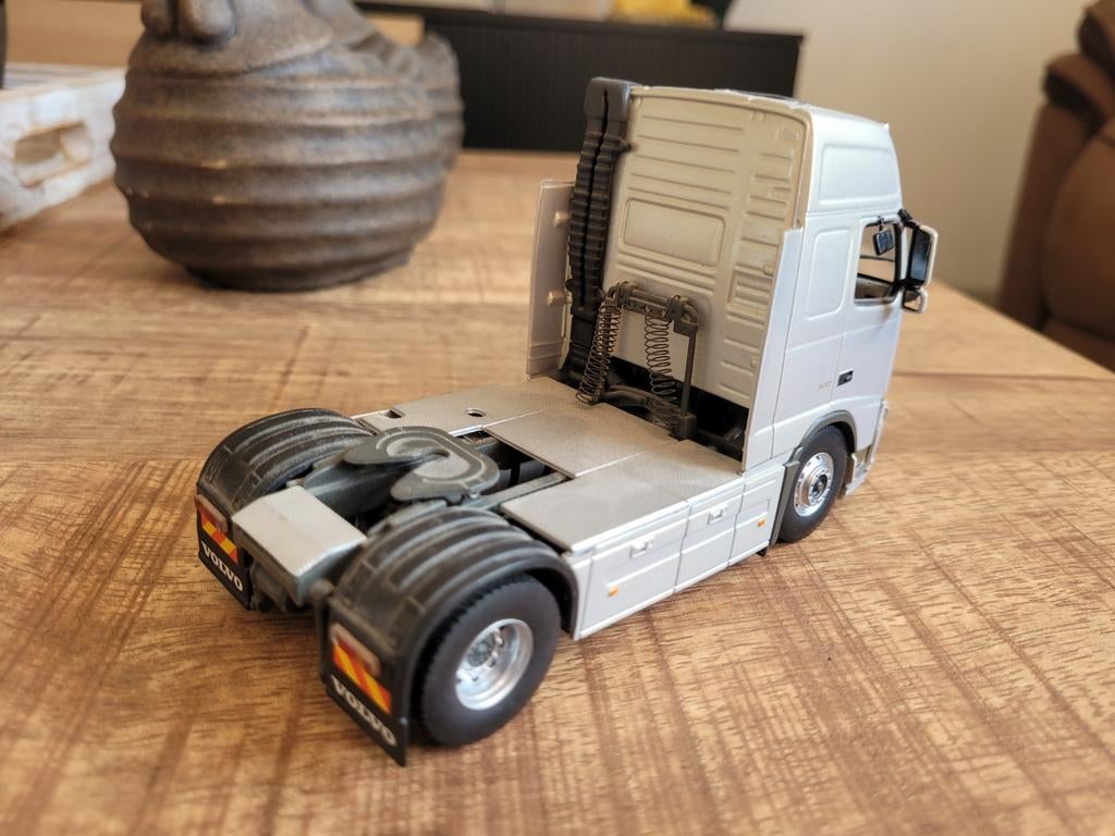 Verschillende volvo trucks, Hobby en Vrije tijd, Modelauto's | 1:50, T, T, Tekno, Bus of Vrachtwagen