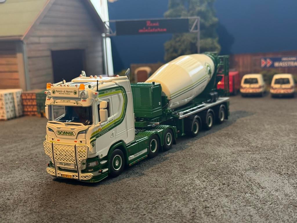 Tekno van de  hoeven mixer, Tekno, Zo goed als nieuw, Tekno, Bus of Vrachtwagen