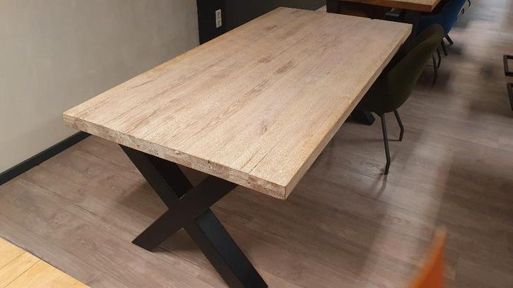 Whitewash eiken eettafel van 200x100cm met zwarte x-poten, Huis en Inrichting, Tafels | Eettafels, Nieuw, 100 tot 150 cm, 200 cm of meer