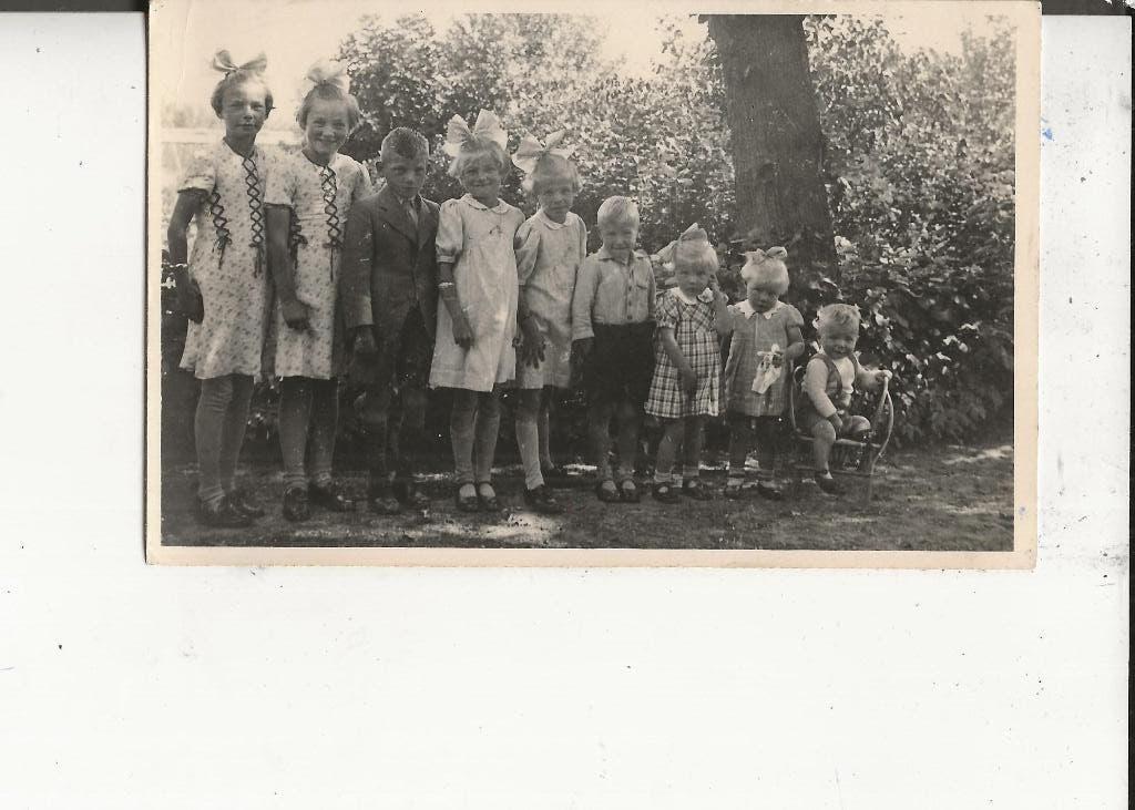Schipluiden Negen broertjes en zusjes Fotokaart, Ophalen of Verzenden, 1920 tot 1940, Ongelopen, Zuid-Holland