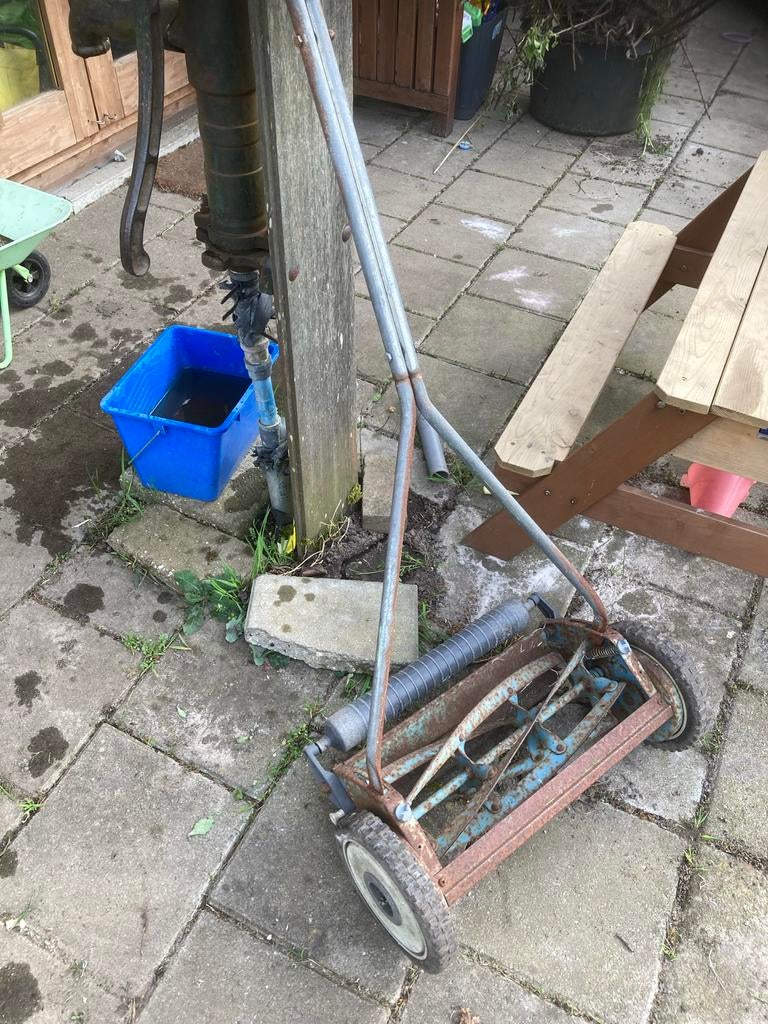 Oude Husqvarna handgrasmaaier, Tuin en Terras, Gebruikt, Handgrasmaaier, Ophalen of Verzenden, 30 t/m 39 cm
