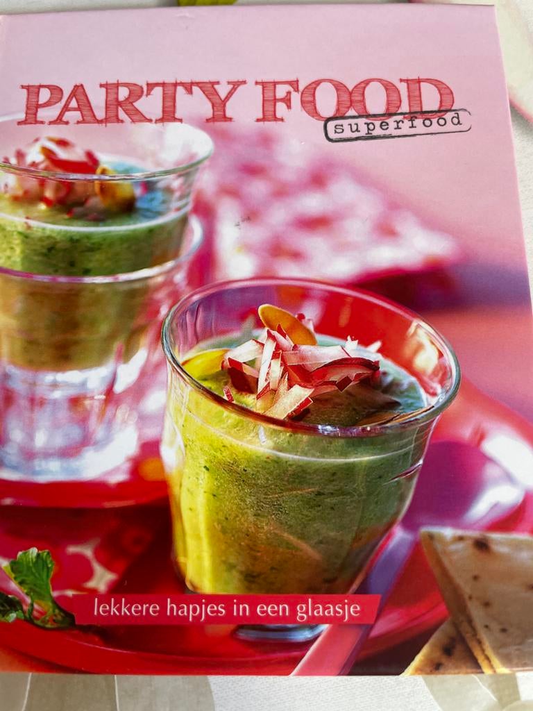 Party Food Superfood: Lekkere hapjes in een glaasje, Boeken, Ophalen of Verzenden, Zo goed als nieuw, Overige gebieden, Tapas, Hapjes en Dim Sum