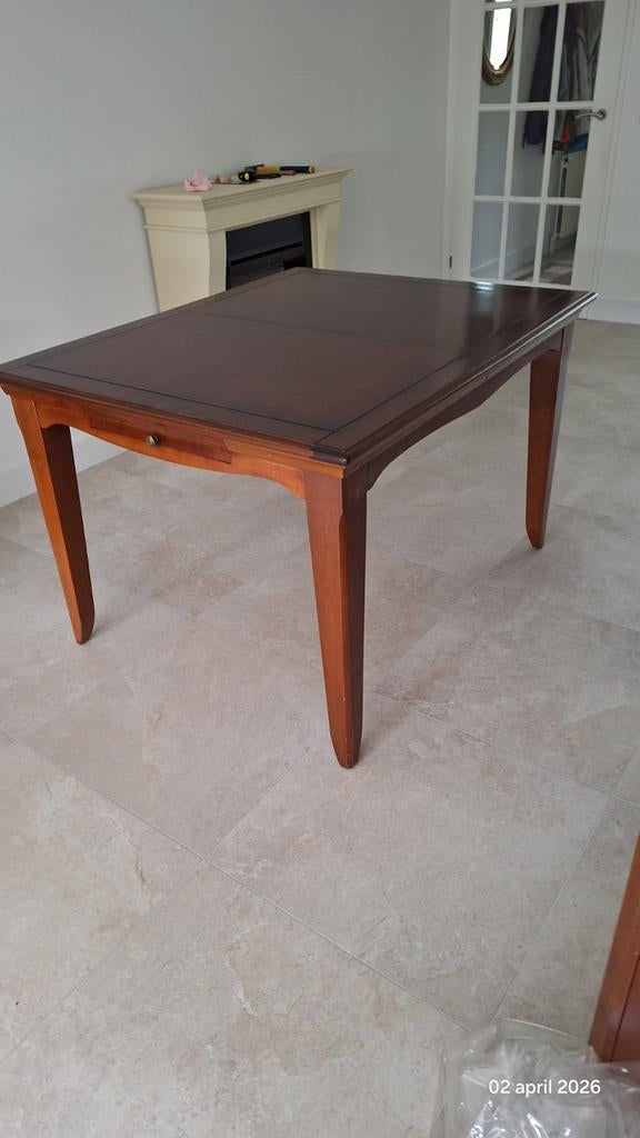 Klassieke notenhouten eettafel met lade, Ophalen, Gebruikt, Klassiek, Vier personen