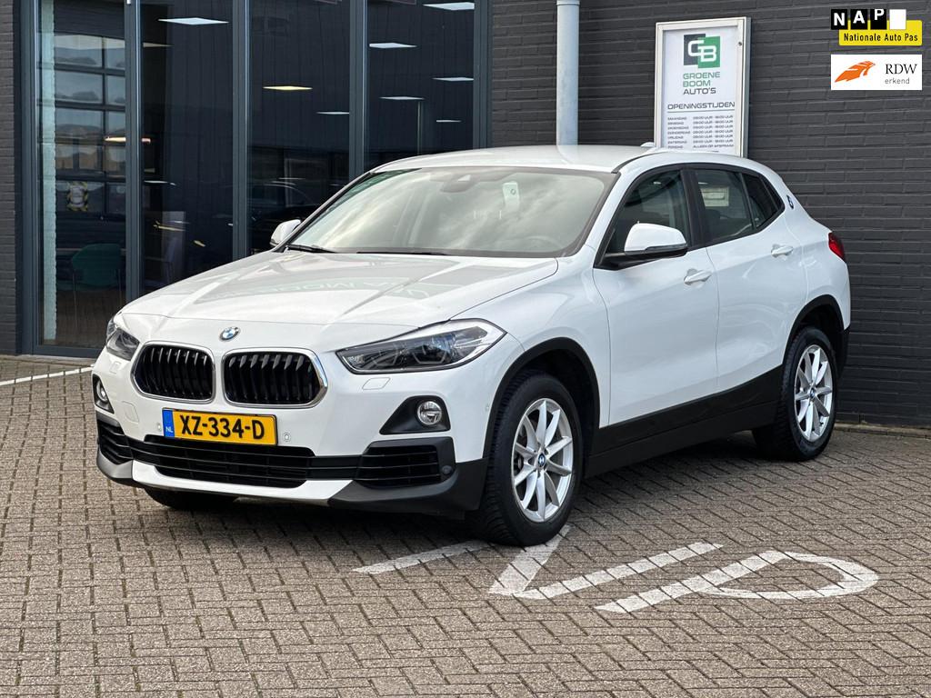 BMW X2 SDrive18i High Executive/XENON/NAVI/AUTOMAAT/NETTE ST, Auto's, Gebruikt, Euro 6, Wit, 3 cilinders