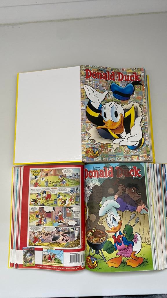 Donald Duck complete jaargang 2022, inclusief verzamelbanden, Complete serie of reeks, Verzenden, Gelezen