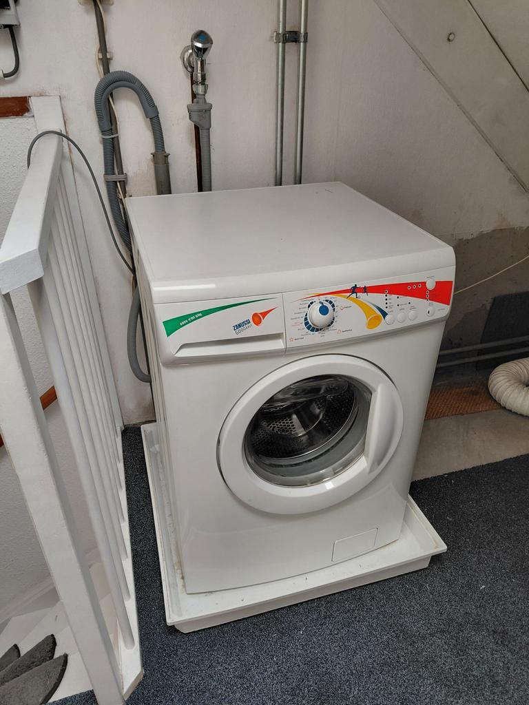 Zanussi ZWG5146 Wasmachine, Ophalen, Gebruikt, 85 tot 90 cm, 1200 tot 1600 toeren