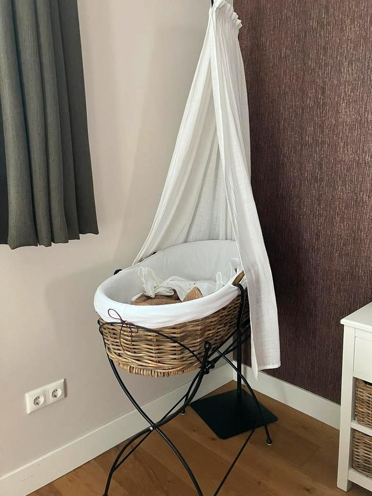 Babywiegje rotan, Kinderen en Baby's, Babywiegjes en Ledikanten, Zo goed als nieuw, Wieg, Ophalen
