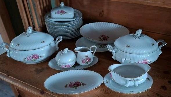 Servies Kaiser Moosrose, Antiek en Kunst, Antiek | Servies compleet, Ophalen