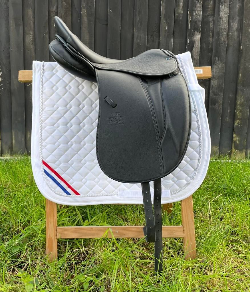 Dressuurzadel Stübben Maestoso de Luxe Biomex, 18“-30, NIEUW, Dieren en Toebehoren, Paarden en Pony's | Zadels, Ophalen of Verzenden