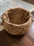 Mooie ronde mand met hengsels van touw, Ophalen, Gebruikt, Mand, Rond