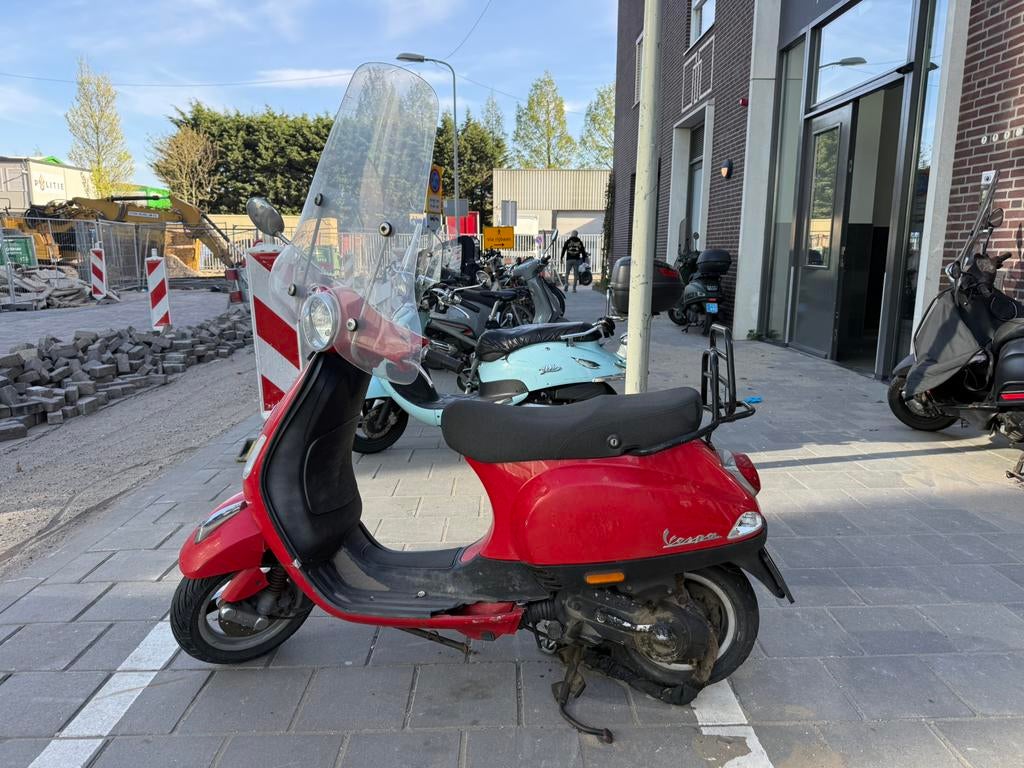 Vespa LX50 rood, Ophalen, Gebruikt, Benzine, Vespa